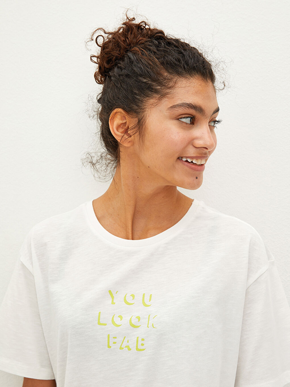 Ekru Bisiklet Yaka Baskılı Kısa Kollu Pamuklu Kadın Pijama Üst-1