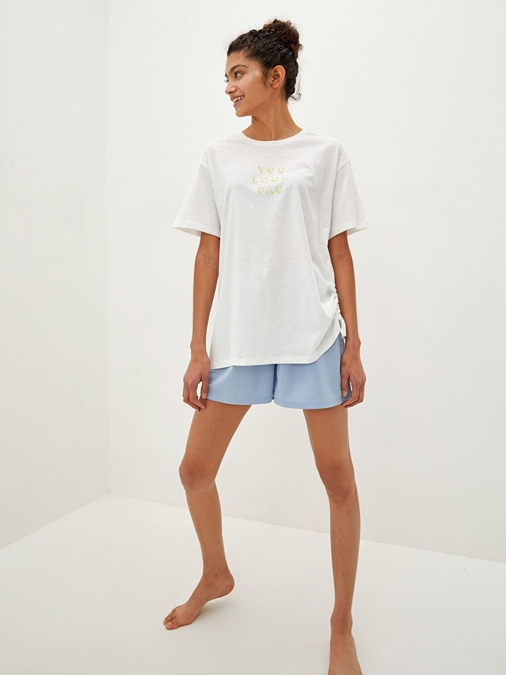 Ekru Bisiklet Yaka Baskılı Kısa Kollu Pamuklu Kadın Pijama Üst-3