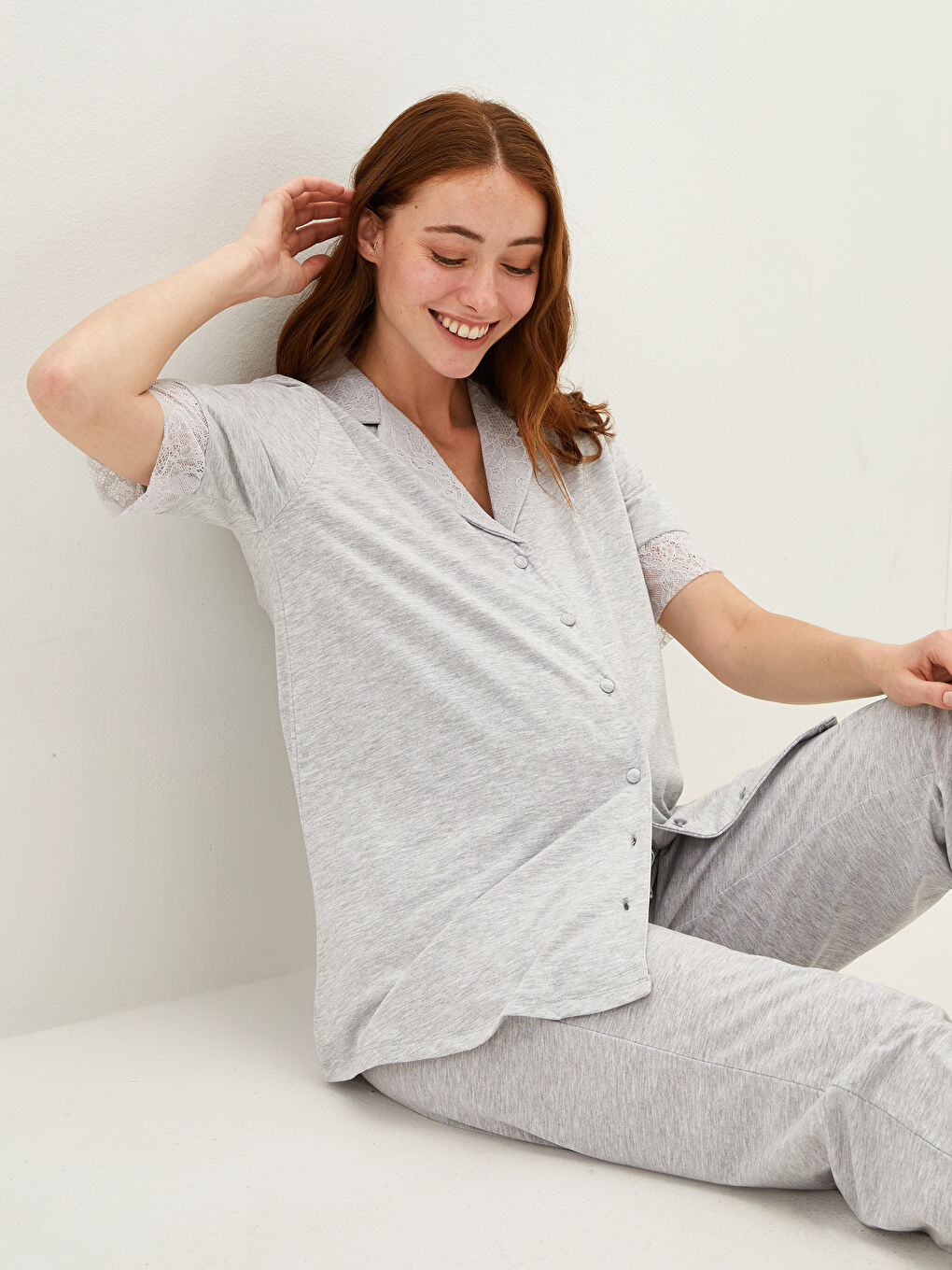 Gri Gömlek Yaka Dantel Detaylı Kısa Kollu Hamile Pijama Takımı