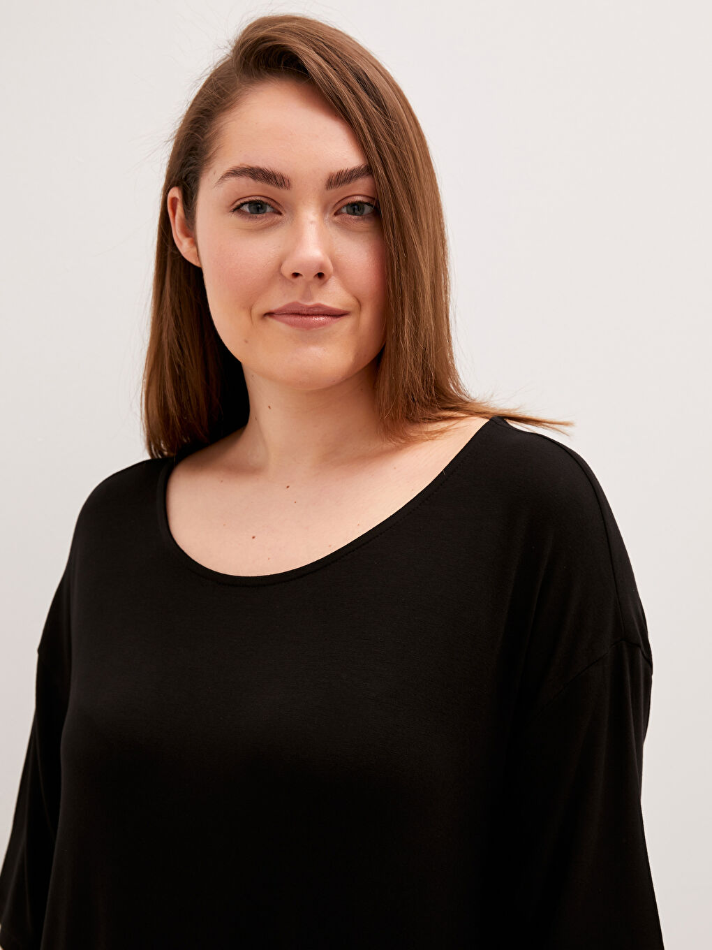 Siyah Kayık Yaka Düz Fırfır Detaylı Kısa Kollu Kadın Elbise-1