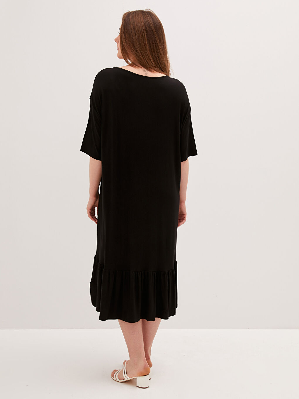 Siyah Kayık Yaka Düz Fırfır Detaylı Kısa Kollu Kadın Elbise-3