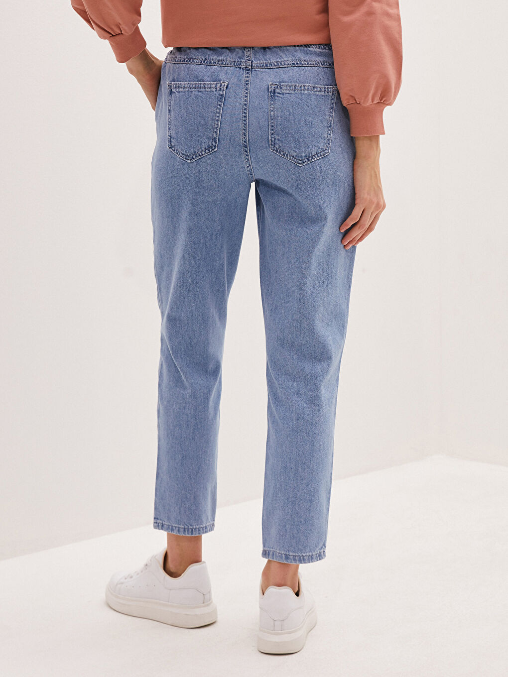 İndigo Beli Lastikli Bol Fit Cep Detaylı Harem Kadın Jean Pantolon-4