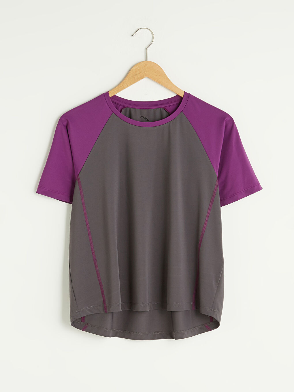 Gri Bisiklet Yaka Renk Bloklu Reflektör Baskılı Kısa Kollu Kadın Outdoor Tişört-12