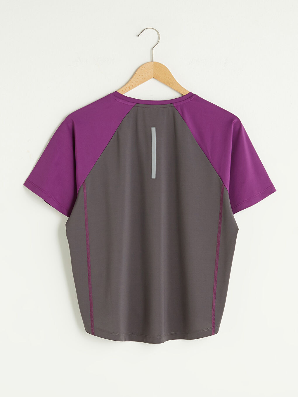 Gri Bisiklet Yaka Renk Bloklu Reflektör Baskılı Kısa Kollu Kadın Outdoor Tişört-13