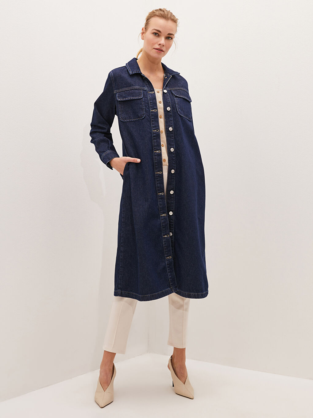 Mavi Gömlek Yaka Düz Cep Detaylı Uzun Kollu Kadın Jean Tunik-2