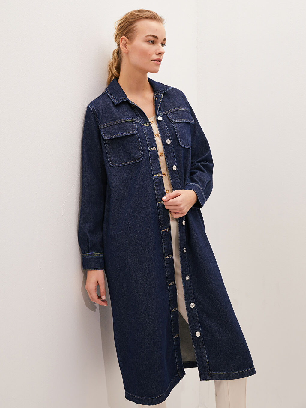 Mavi Gömlek Yaka Düz Cep Detaylı Uzun Kollu Kadın Jean Tunik-3