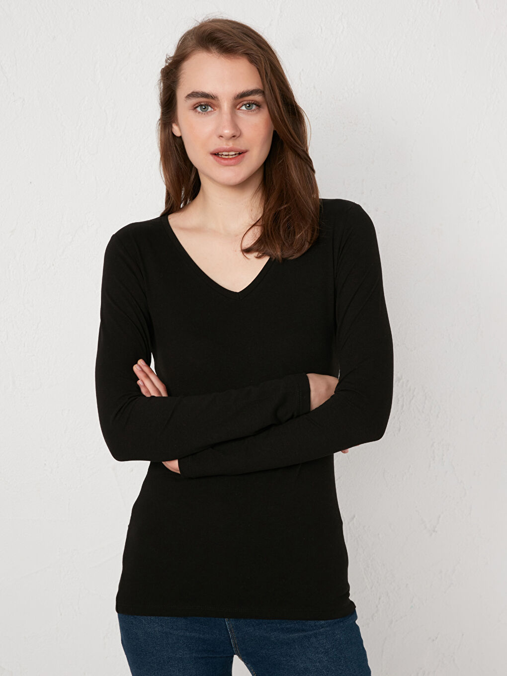 Siyah V Yaka Düz Uzun Kollu Kadın Tişört-1