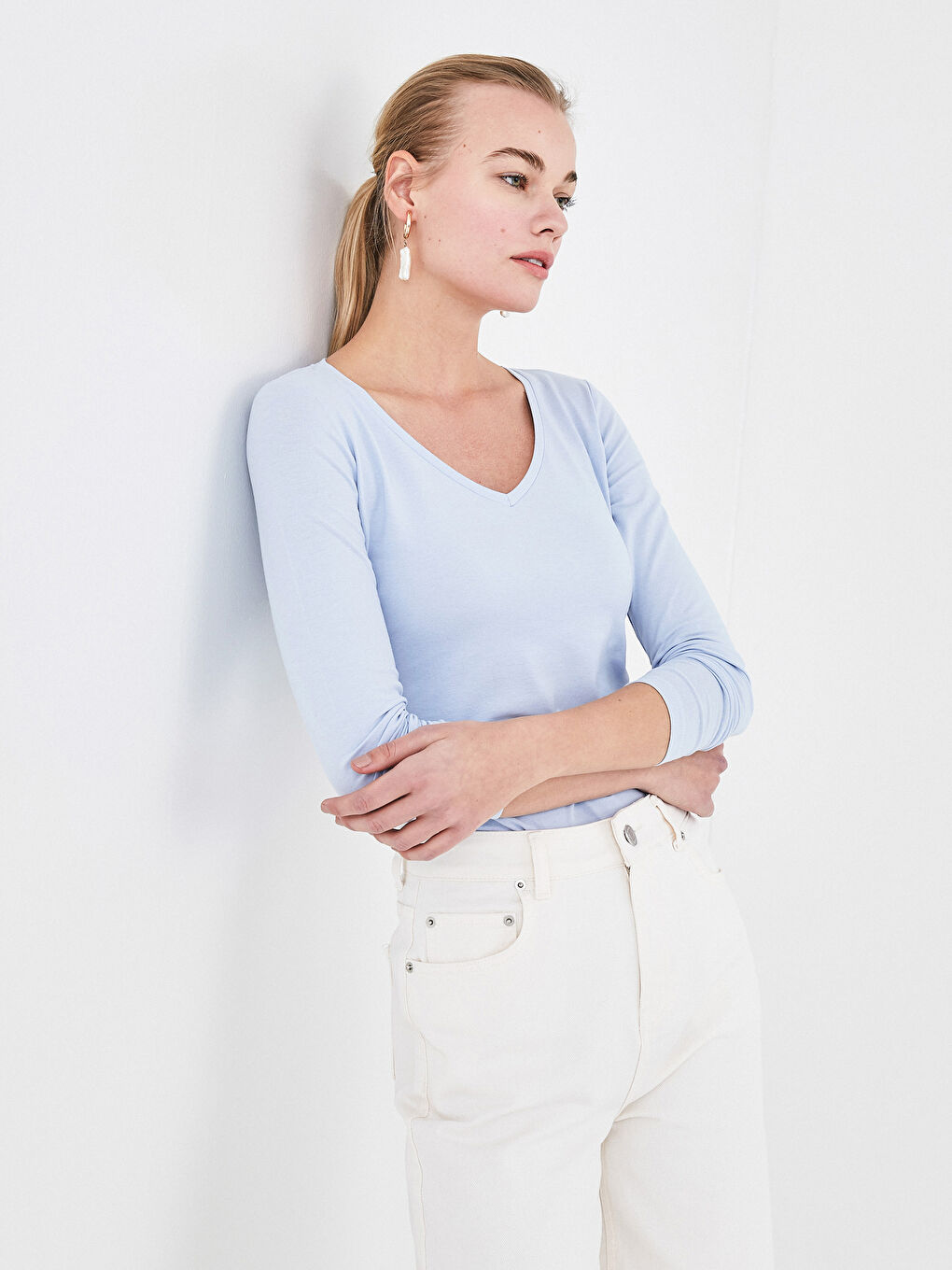 Mavi V Yaka Düz Uzun Kollu Kadın Tişört