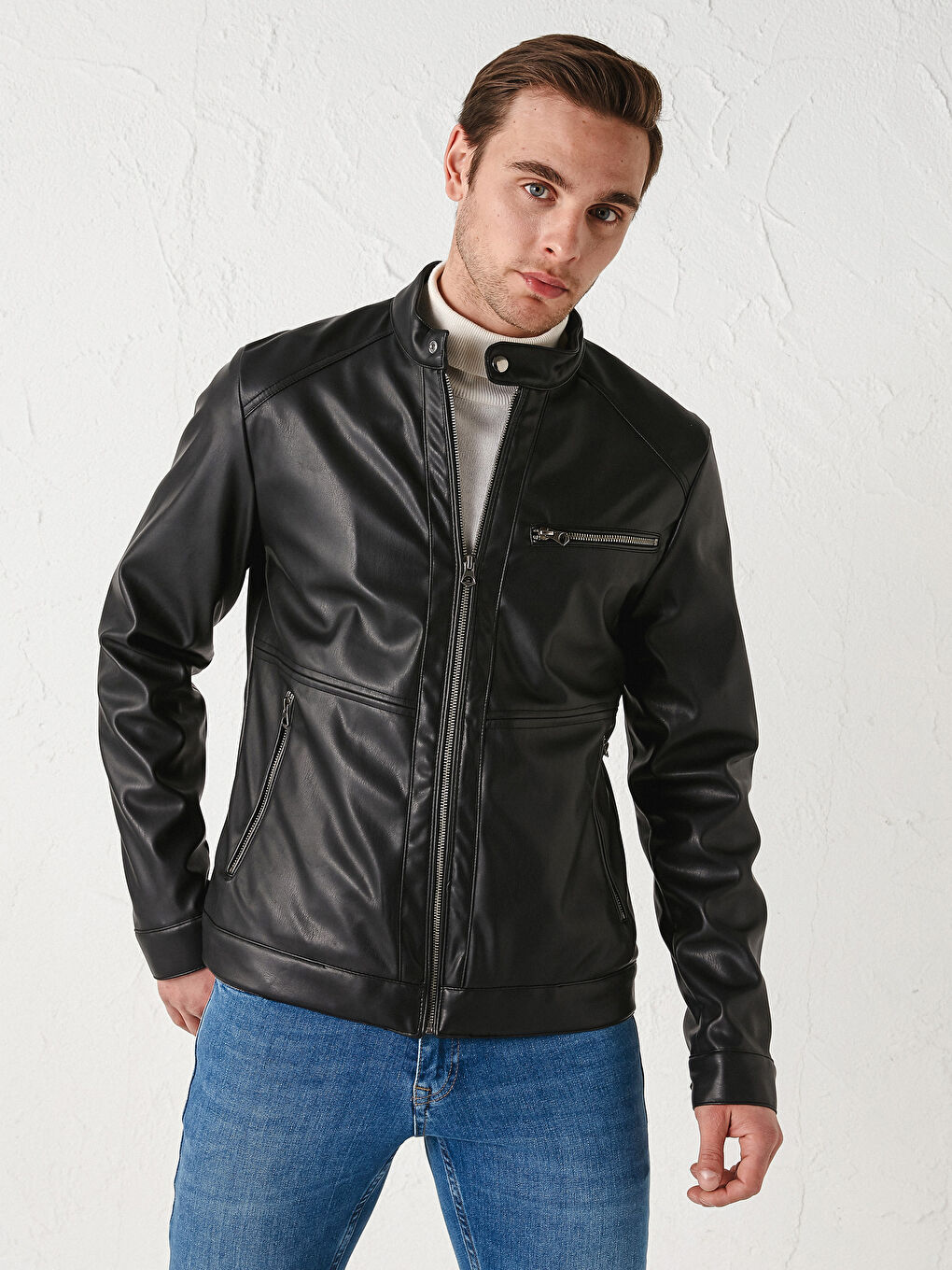 Siyah Standart Kalıp Dik Yaka Erkek Deri Görünümlü Mont