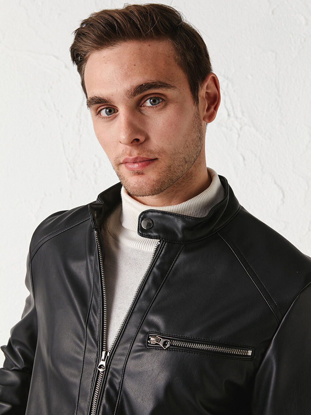 Siyah Standart Kalıp Dik Yaka Erkek Deri Görünümlü Mont-2