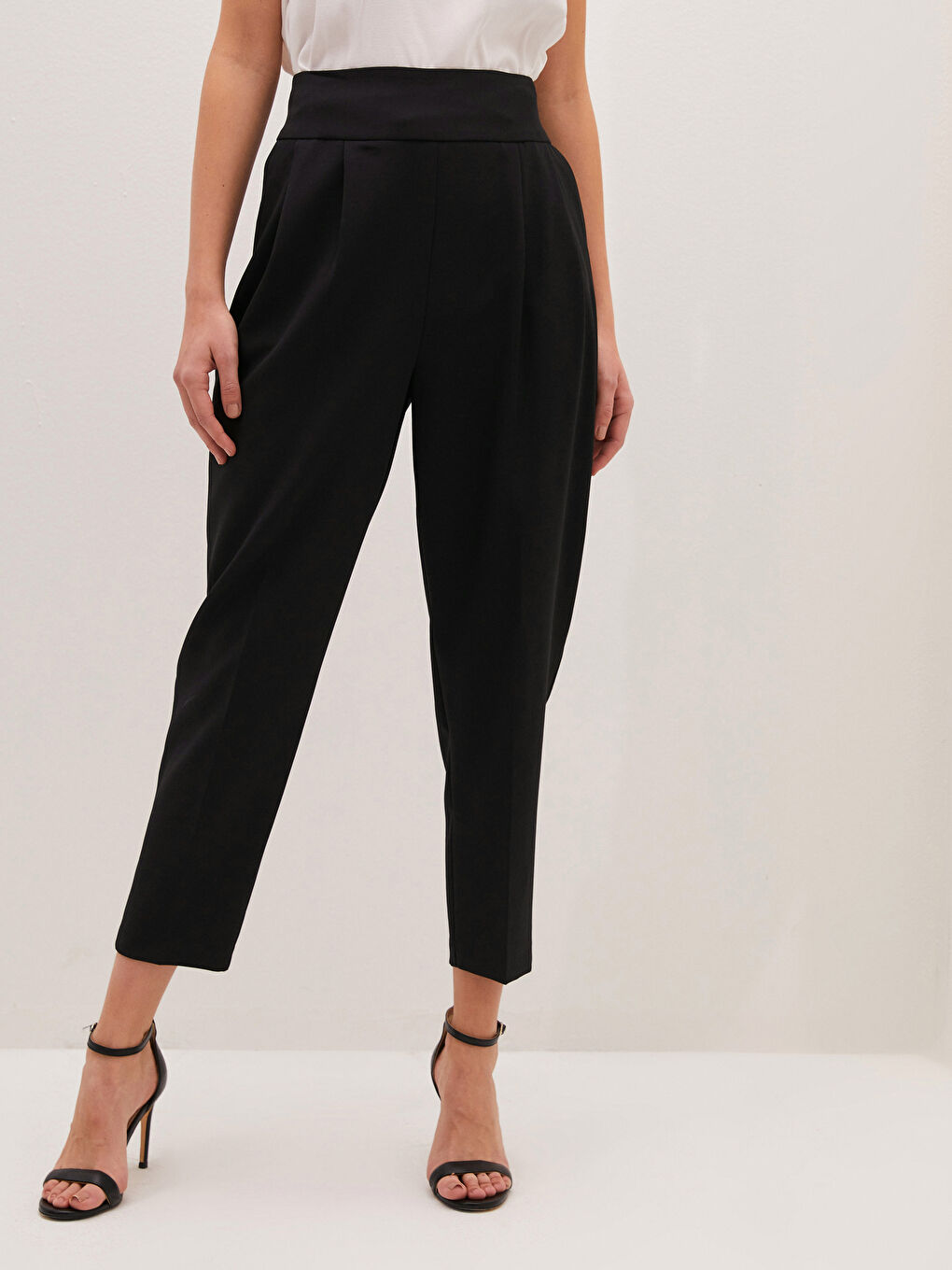 Siyah Beli Lastikli Fermuar Detaylı Kadın Pantolon-6