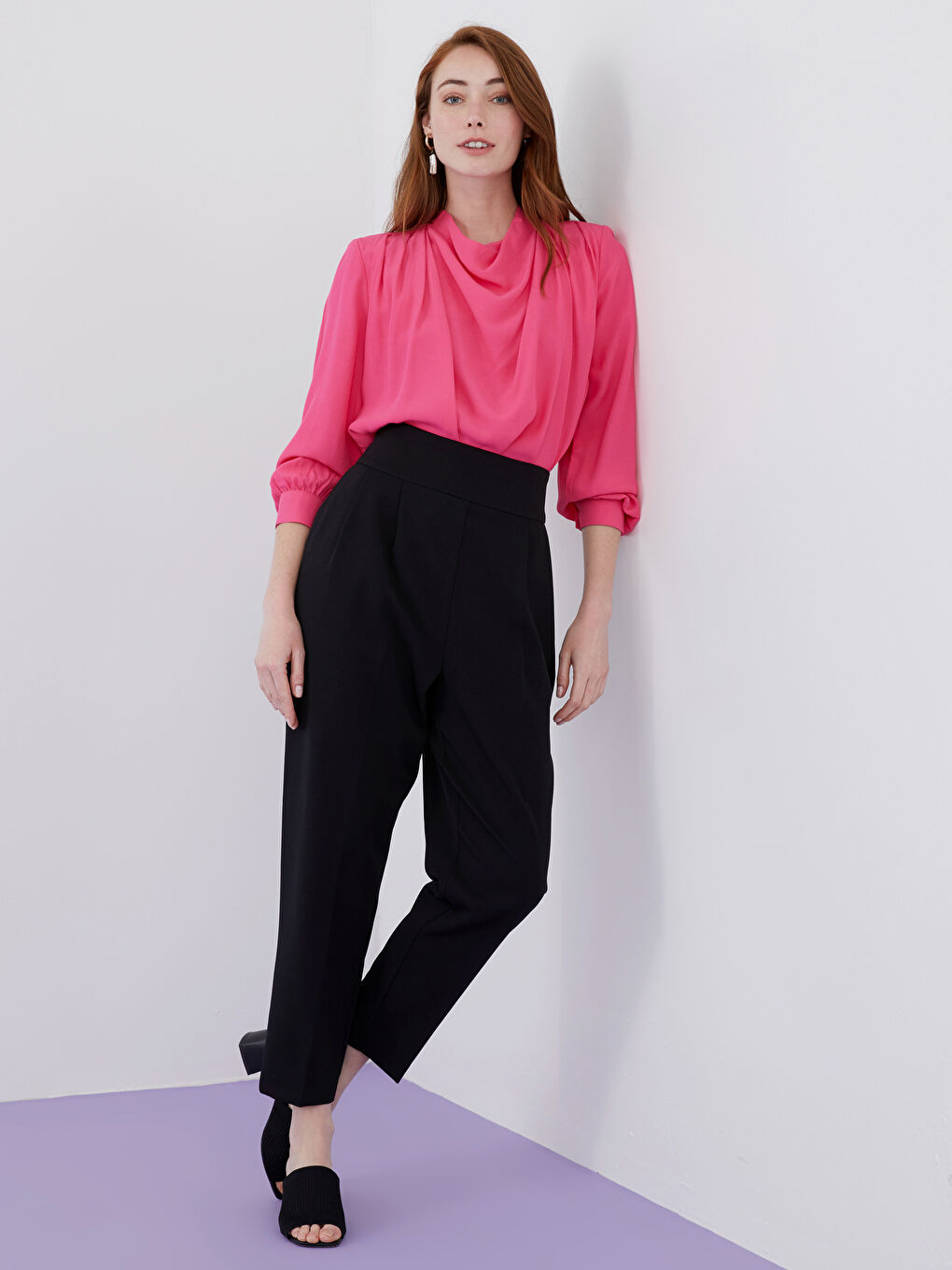 Siyah Beli Lastikli Fermuar Detaylı Kadın Pantolon