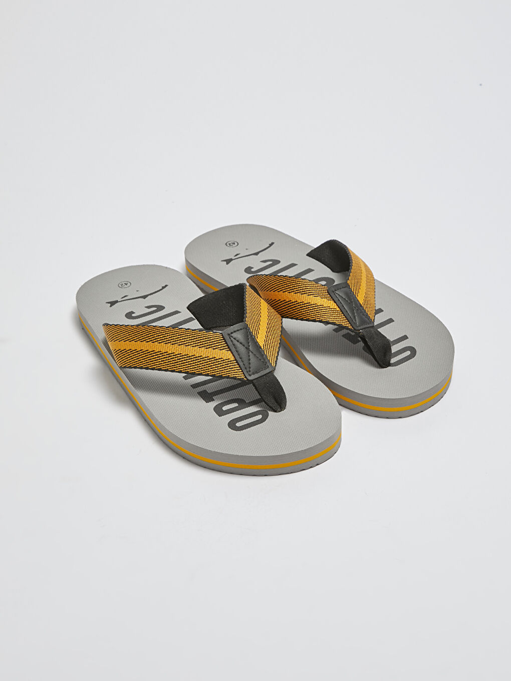 Gri Baskılı Parmak Arası Erkek Plaj Terliği