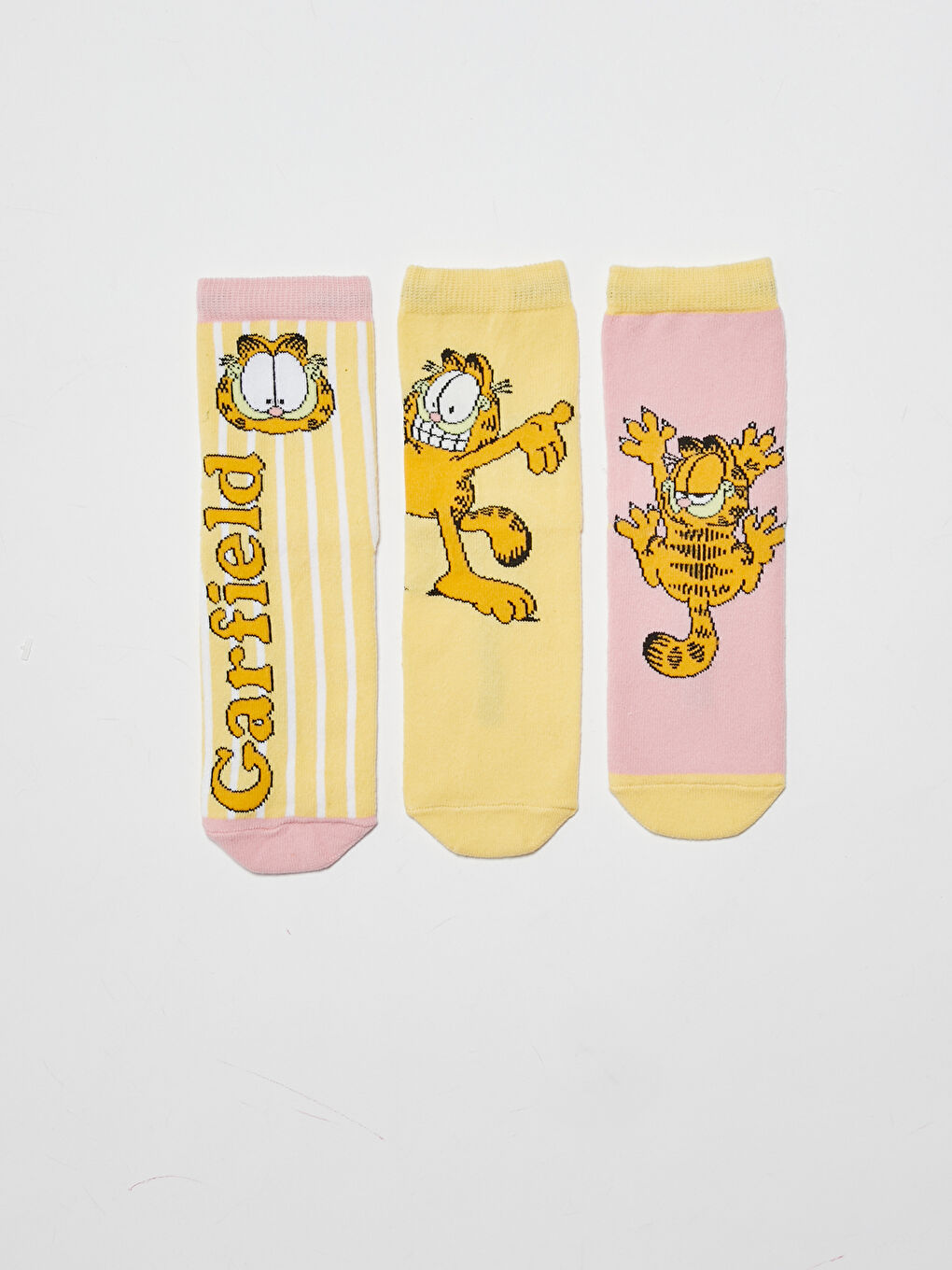 LCW Kids Κοριτσίστικες Κάλτσες Garfield Με Σχέδιο 3 Τεμάχια -S1GR32Z4-J5P