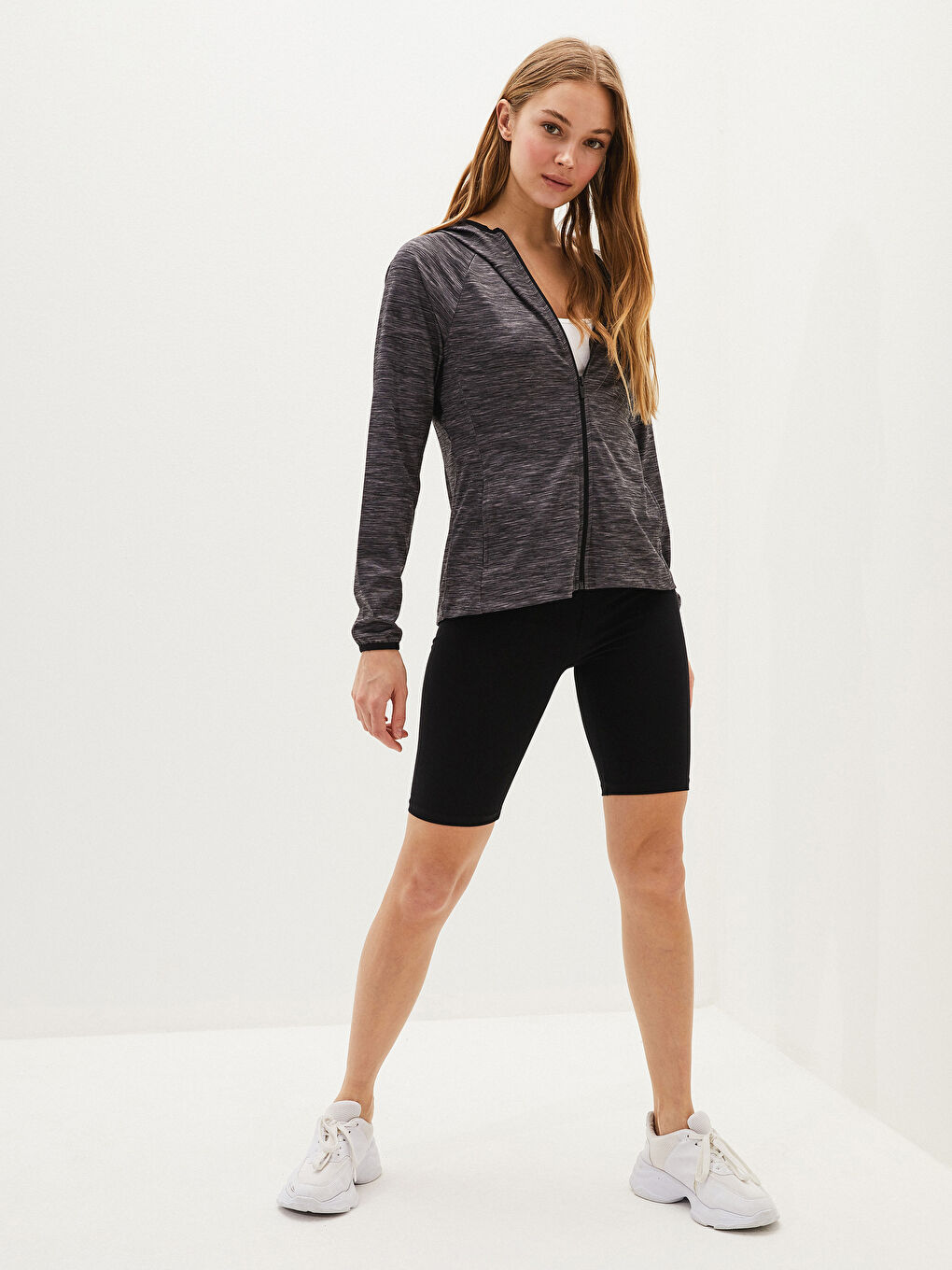 Gri Kapüşon Yaka Cep Detaylı Uzun Kollu Kadın Spor Hırka-3