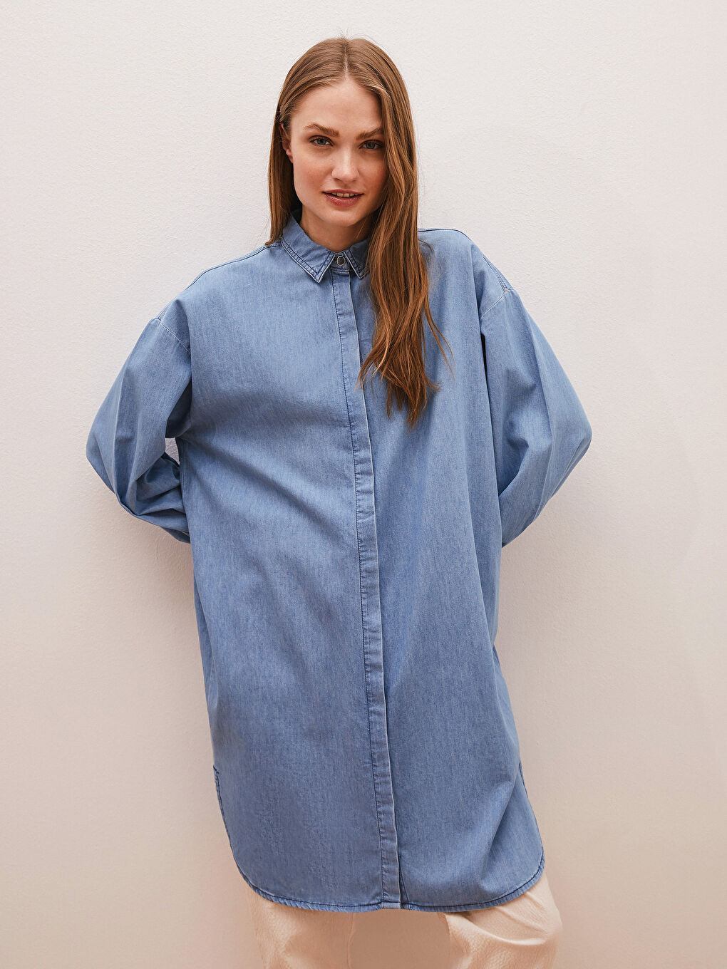 LCWAIKIKI Classic Collared Neck Plain Long Sleeve Women's Denim Tunic -S1GS11Z8-315