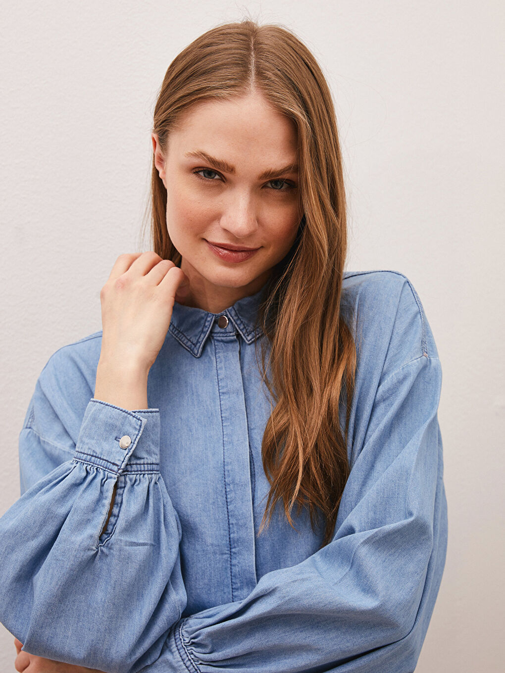 LCWAIKIKI Classic Collared Neck Plain Long Sleeve Women's Denim Tunic -S1GS11Z8-315