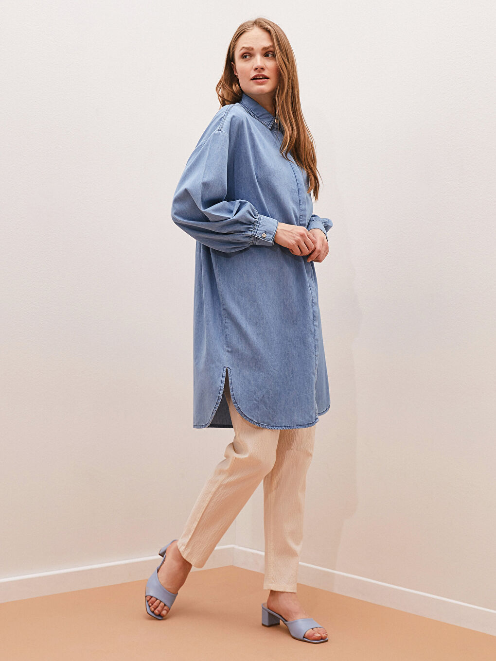 LCWAIKIKI Classic Collared Neck Plain Long Sleeve Women's Denim Tunic -S1GS11Z8-315
