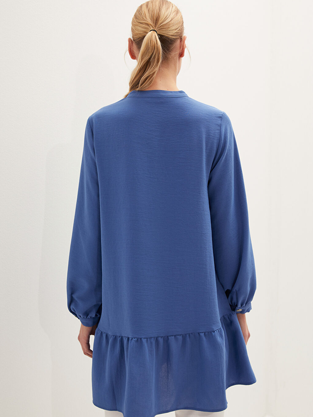 Tunika für Damen mit Stehkragen, geradem Schnitt, Rüschendetails und langen Ärmeln-3