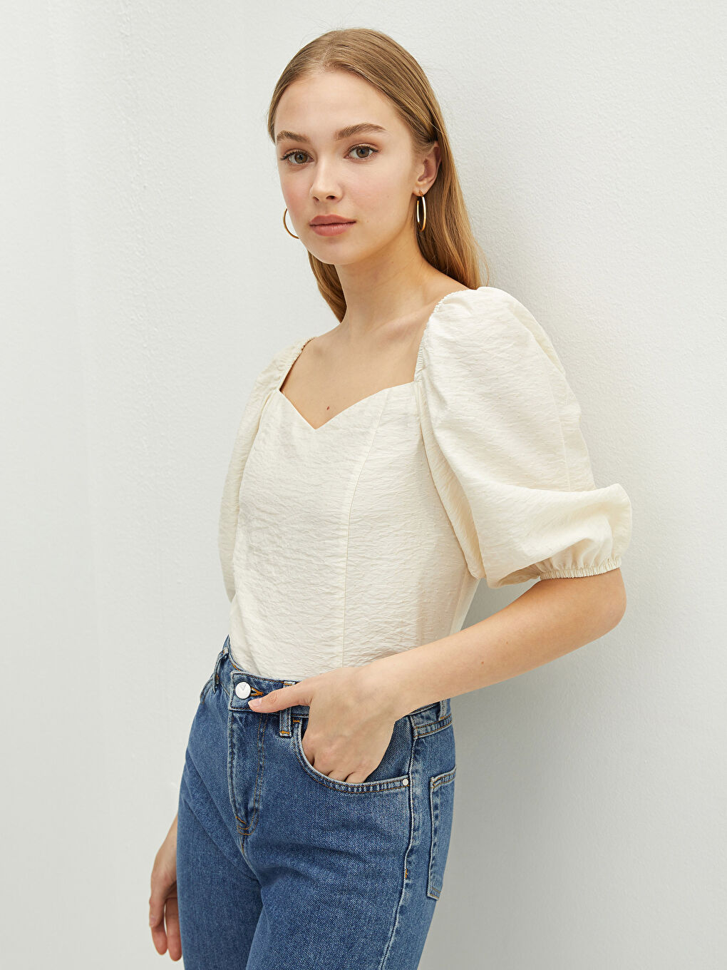 Heart Neck Grip Detailed Short Sleeve Dobby Viscose Fabric Women's Blouse-2