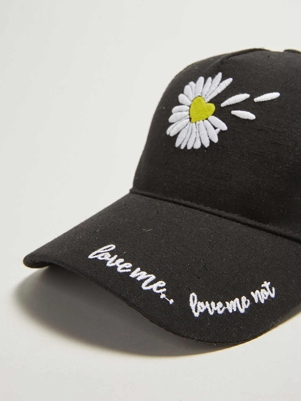 Siyah Doğa Dostu İşlemeli Kadın Kep Şapka-4