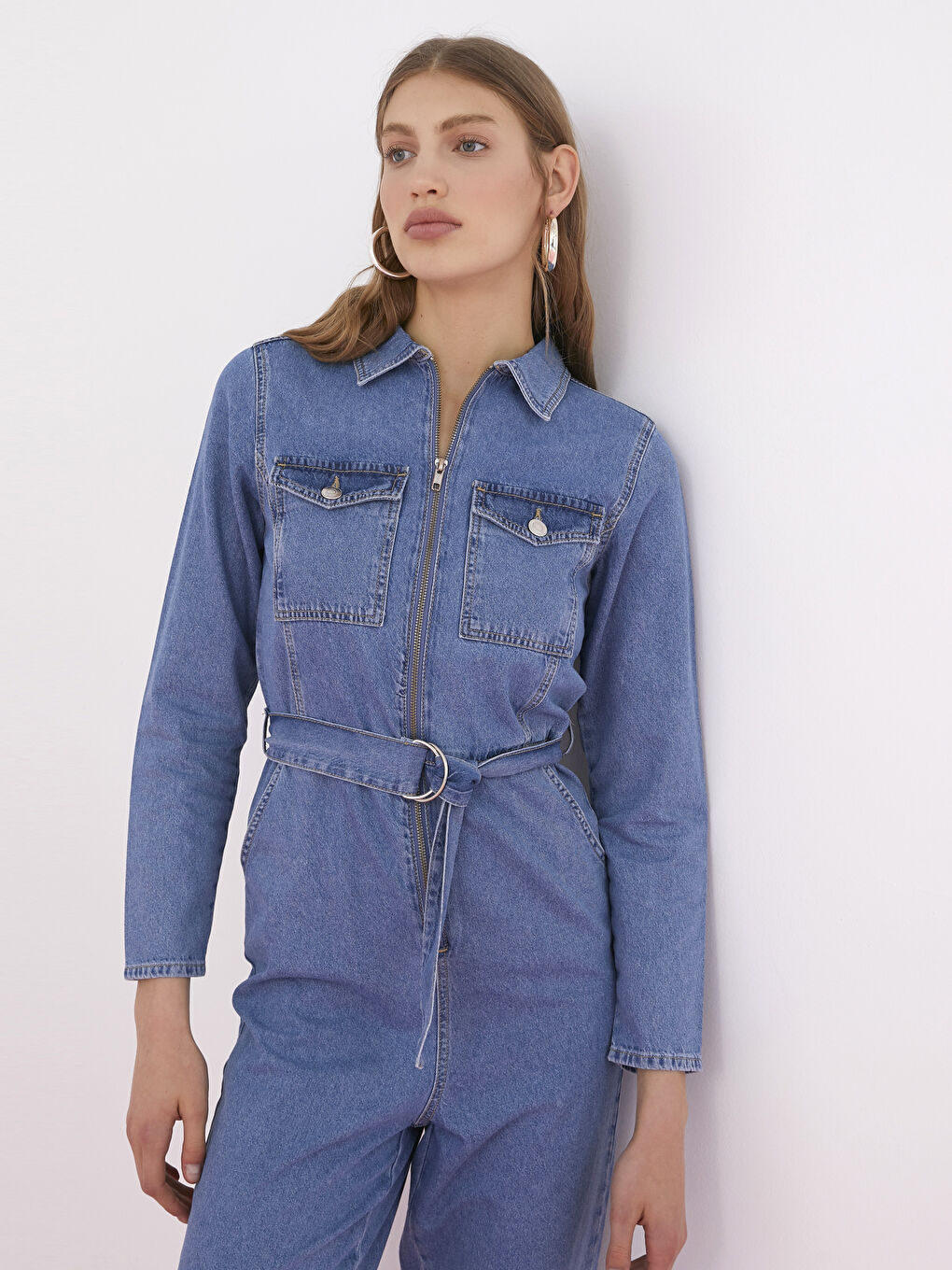 Salopetă din Denim cu Guler de Cămașă, Detalii Buzunar, Curea în Talie, Mânecă Lungă pentru Femei-3