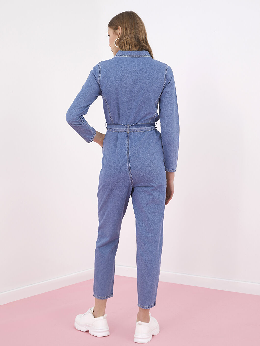 Salopetă din Denim cu Guler de Cămașă, Detalii Buzunar, Curea în Talie, Mânecă Lungă pentru Femei-5