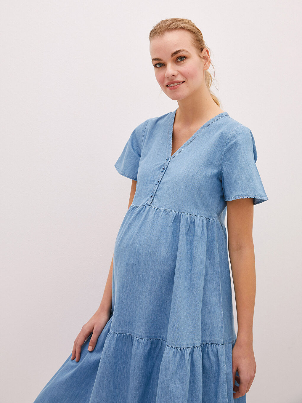 LCWAIKIKI Maternity V-Neck Plain Short Sleeve Maternity Denim Dress -S1GU17Z8-507
