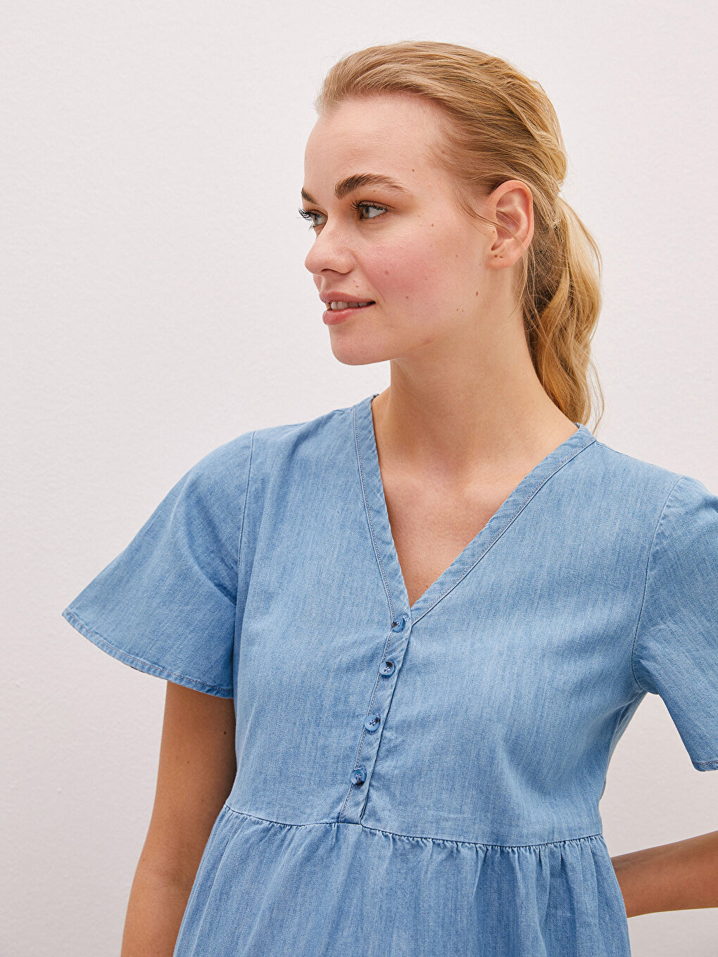 LCWAIKIKI Maternity V-Neck Plain Short Sleeve Maternity Denim Dress -S1GU17Z8-507