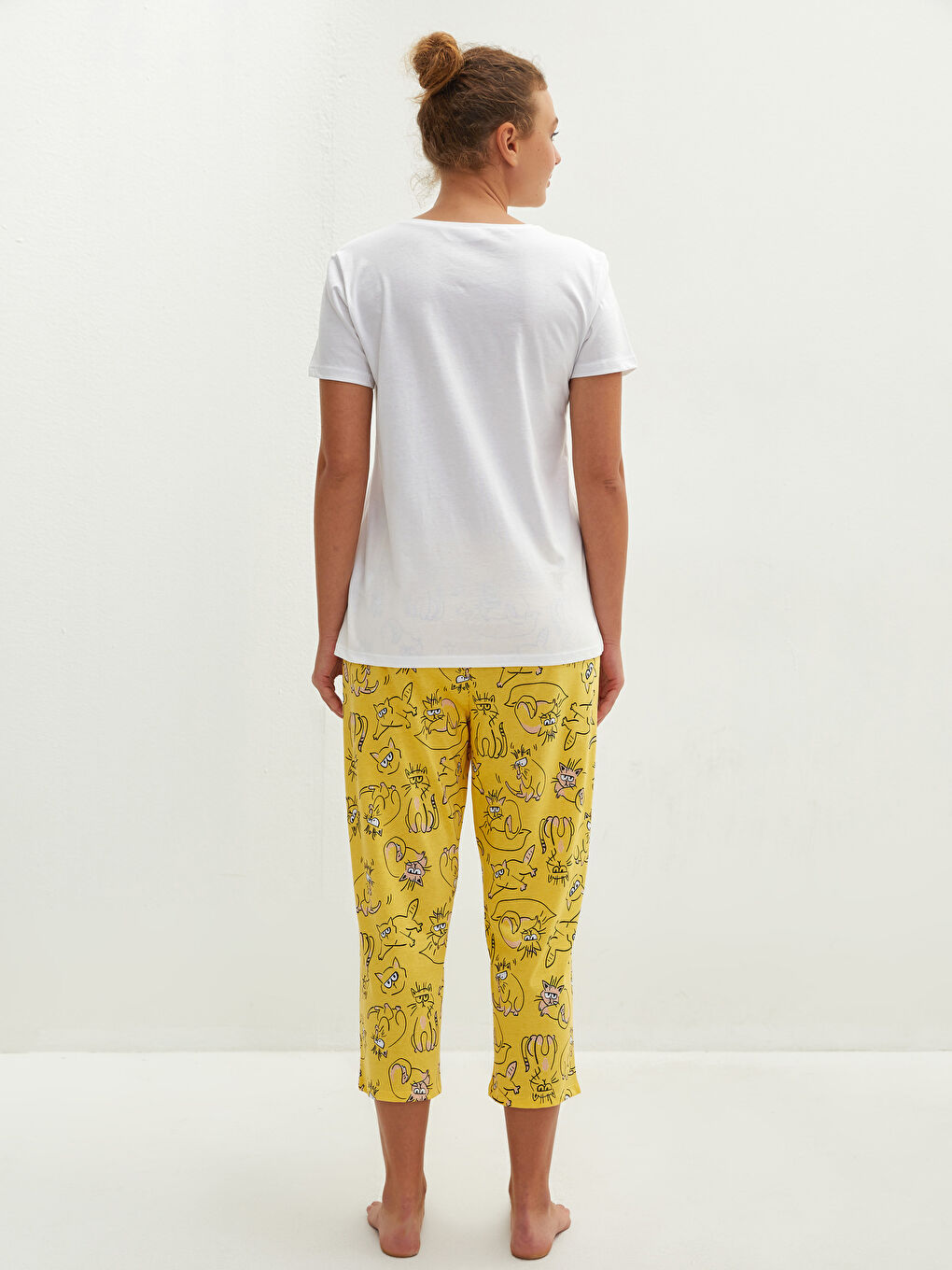 Beyaz Bisiklet Yaka Baskılı Kısa Kollu Pamuklu Kadın Pijama Takımı-4