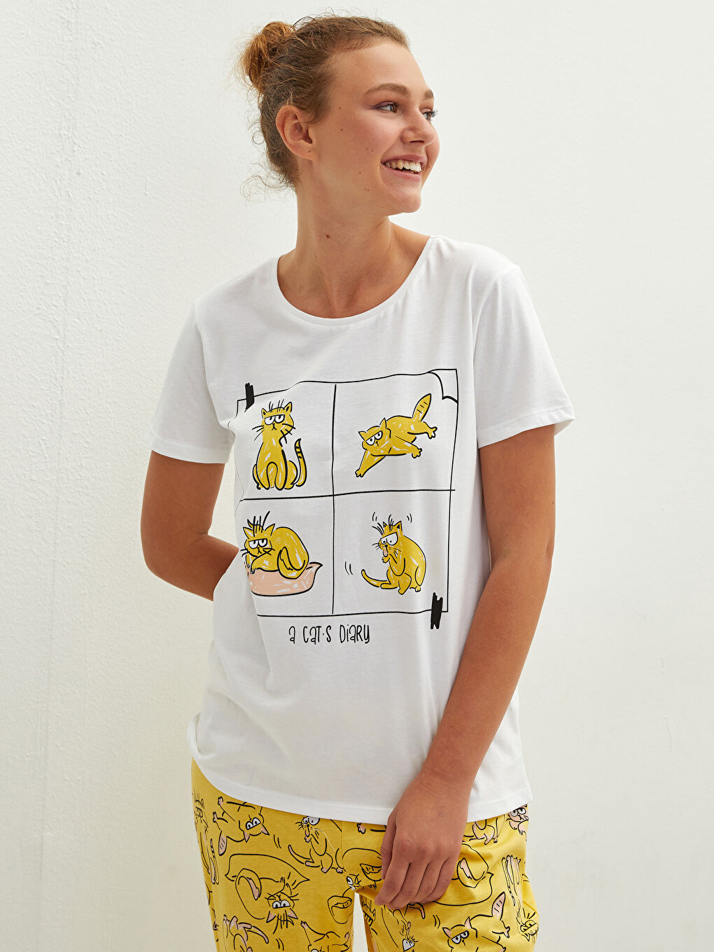 Beyaz Bisiklet Yaka Baskılı Kısa Kollu Pamuklu Kadın Pijama Takımı-2