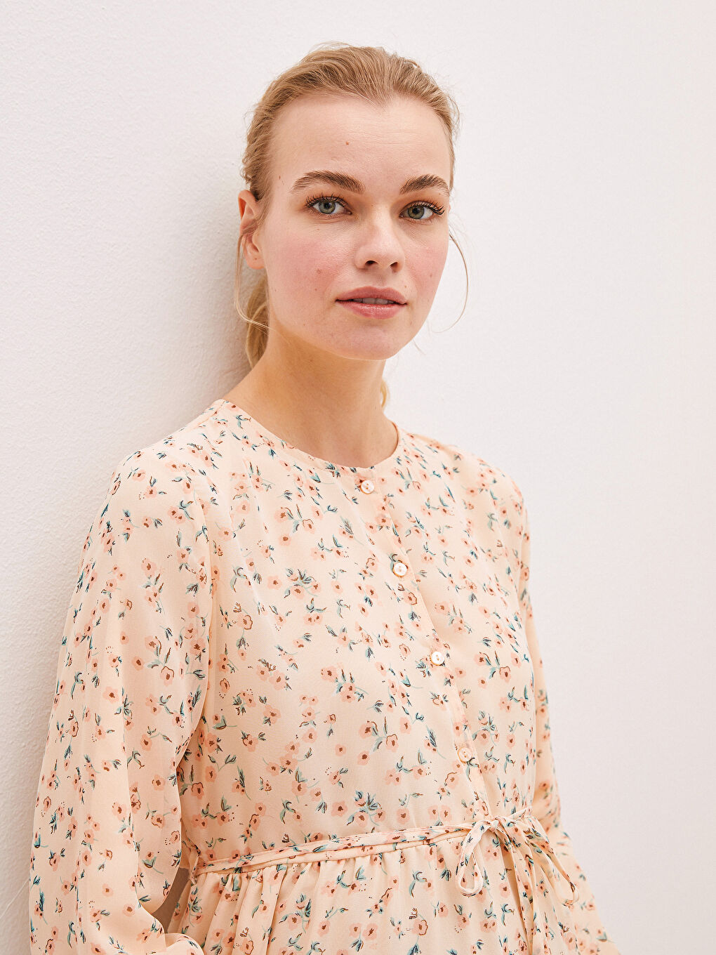 فستان حمل شيفون ياقة دائرية مُزهر كم طويل-3