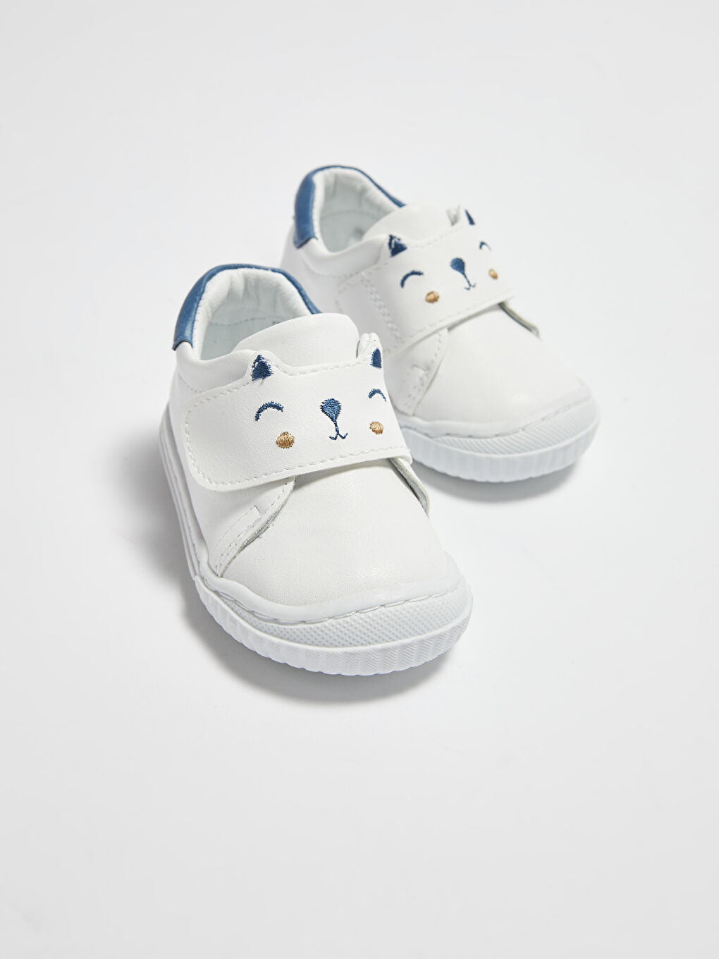 Beyaz Cırt Cırtlı Erkek Bebek İçi Deri Astarlı İlk Adım Ayakkabısı-1