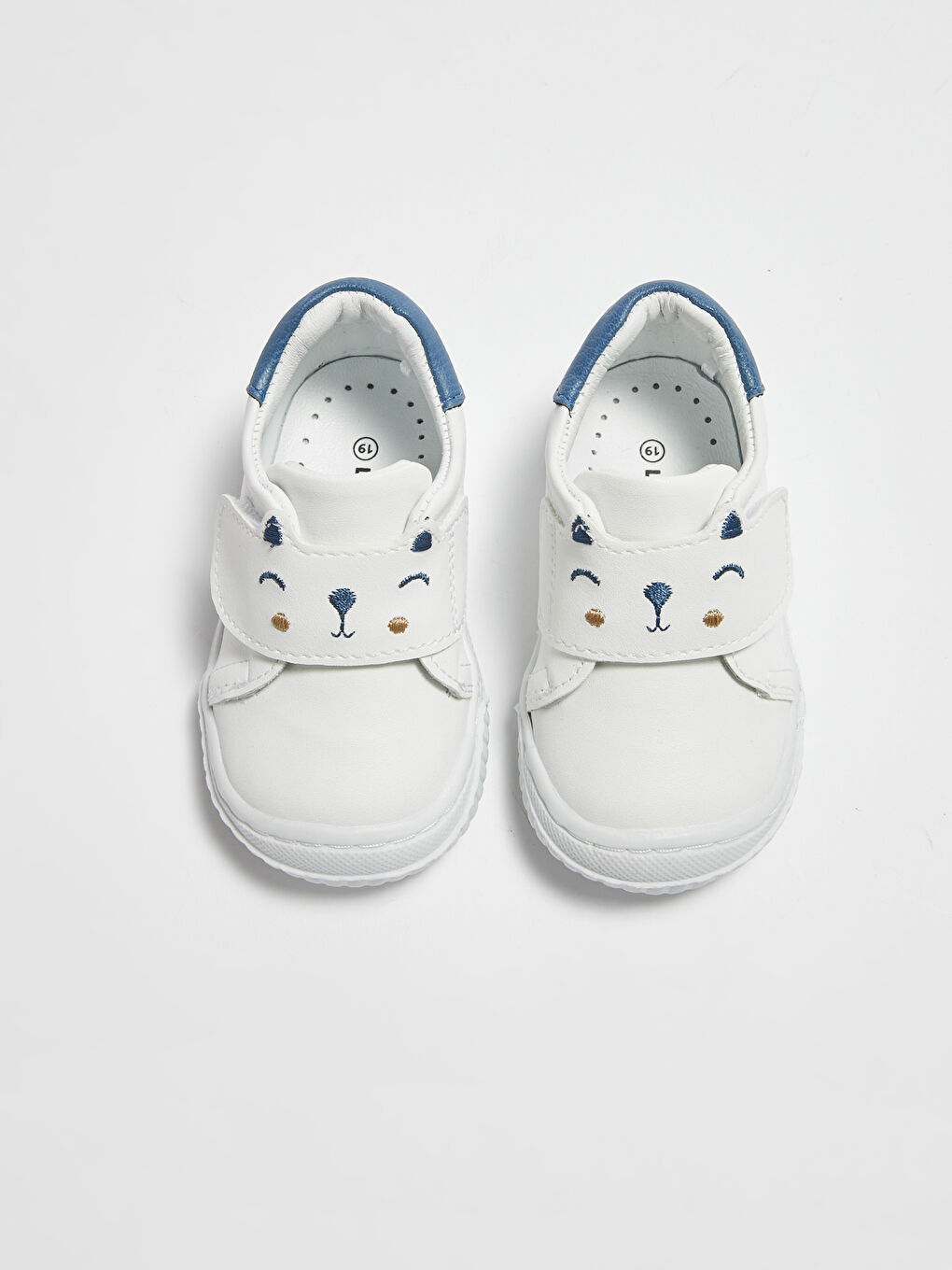 Beyaz Cırt Cırtlı Erkek Bebek İçi Deri Astarlı İlk Adım Ayakkabısı-2