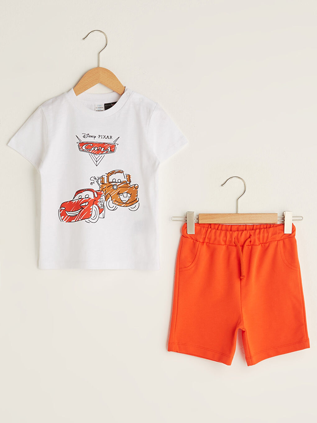 LCW baby Rundhalsausschnitt Kurzarm Autos Bedruckt Baby Jungen T-Shirt und Shorts 2-Teiliges Set -S1GV18Z1-E5X