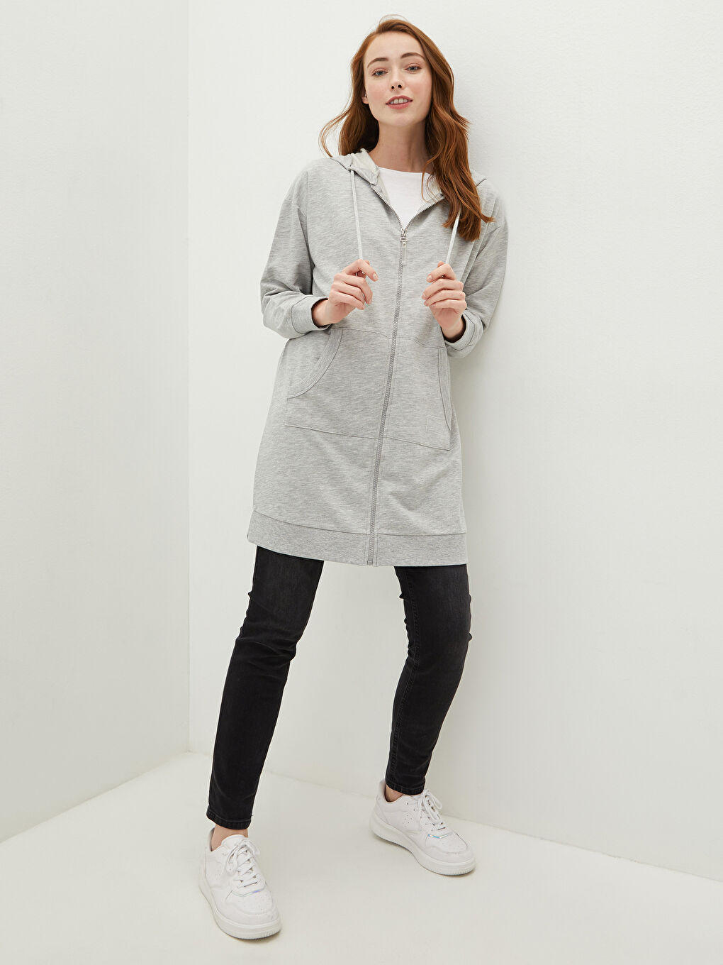 Gri Kapüşon Yaka Düz Uzun Kollu Oversize Pamuklu Kadın Spor Hırka-1