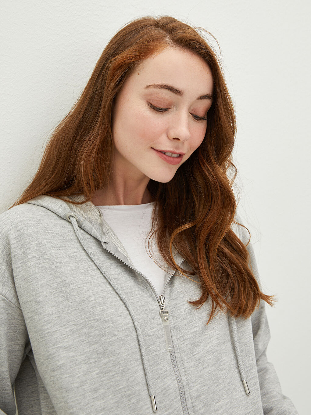 Gri Kapüşon Yaka Düz Uzun Kollu Oversize Pamuklu Kadın Spor Hırka-2