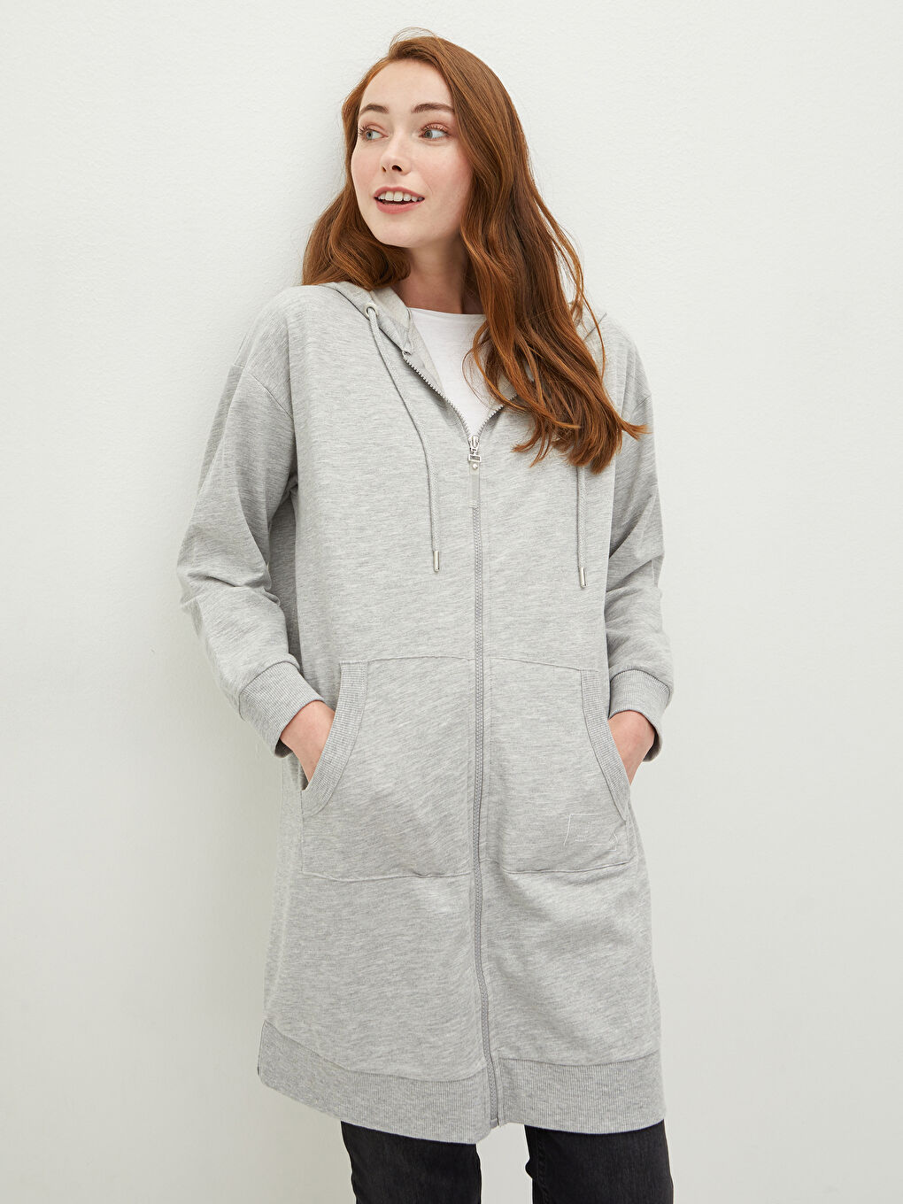 Gri Kapüşon Yaka Düz Uzun Kollu Oversize Pamuklu Kadın Spor Hırka-4