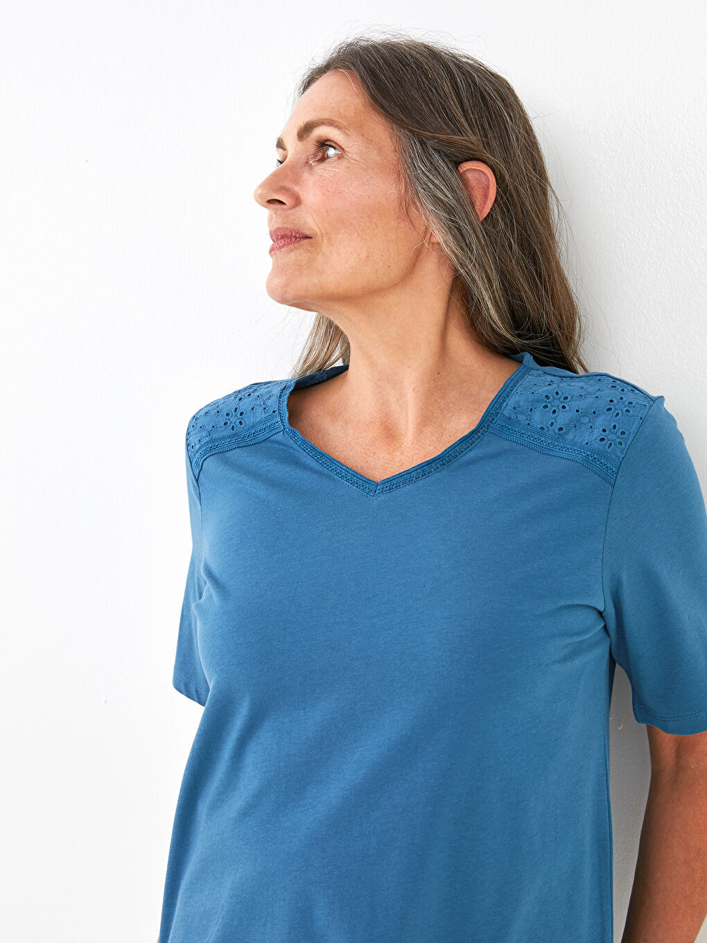 V-Neck Embroidered Short Sleeve Women's Blouse -S1H054Z8-HAS