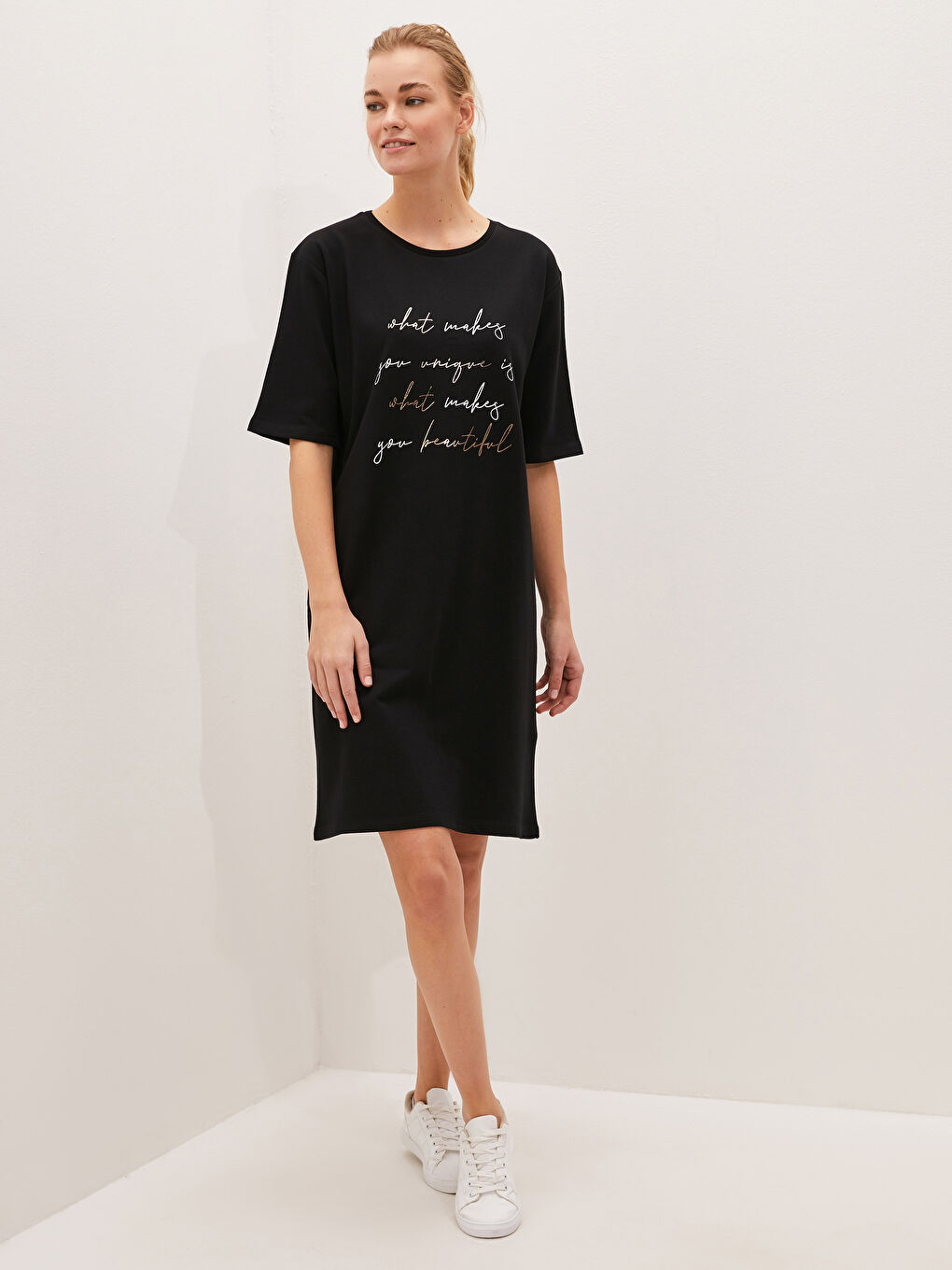 Siyah Bisiklet Yaka Baskılı Kısa Kollu Kadın Elbise-2