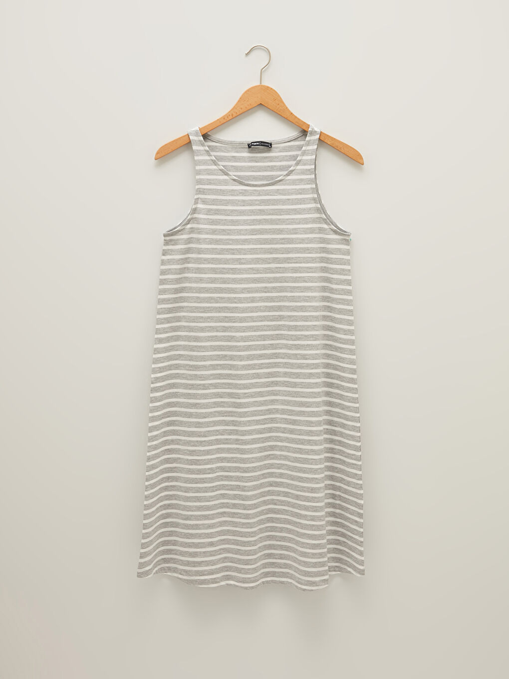 Robe Femme en Coton Rayée à Fines Bretelles avec Encolure en U-5