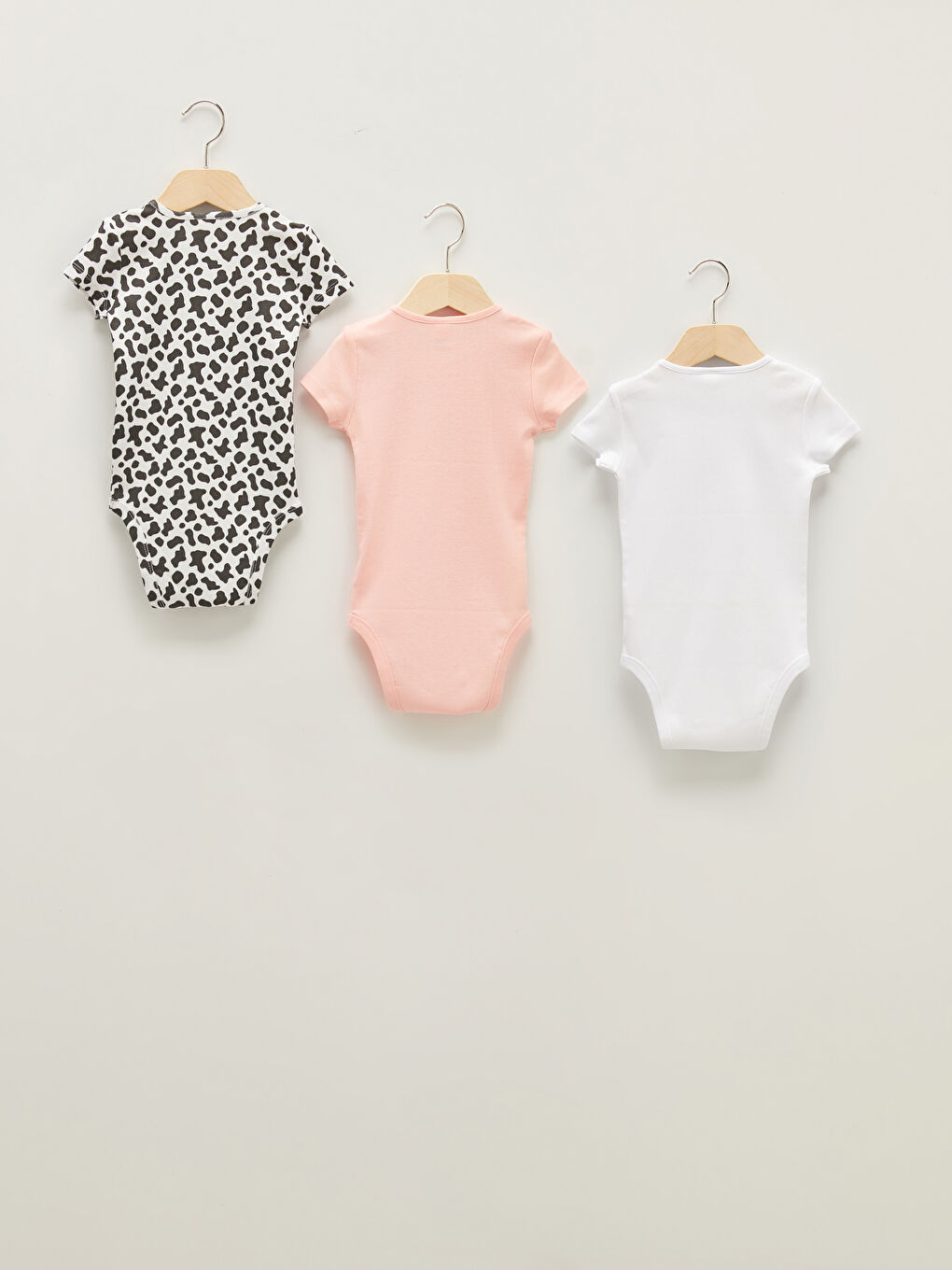 Beyaz Bisiklet Yaka Kısa Kollu Pamuklu Kız Bebek Çıtçıtlı Body 3'lü-1