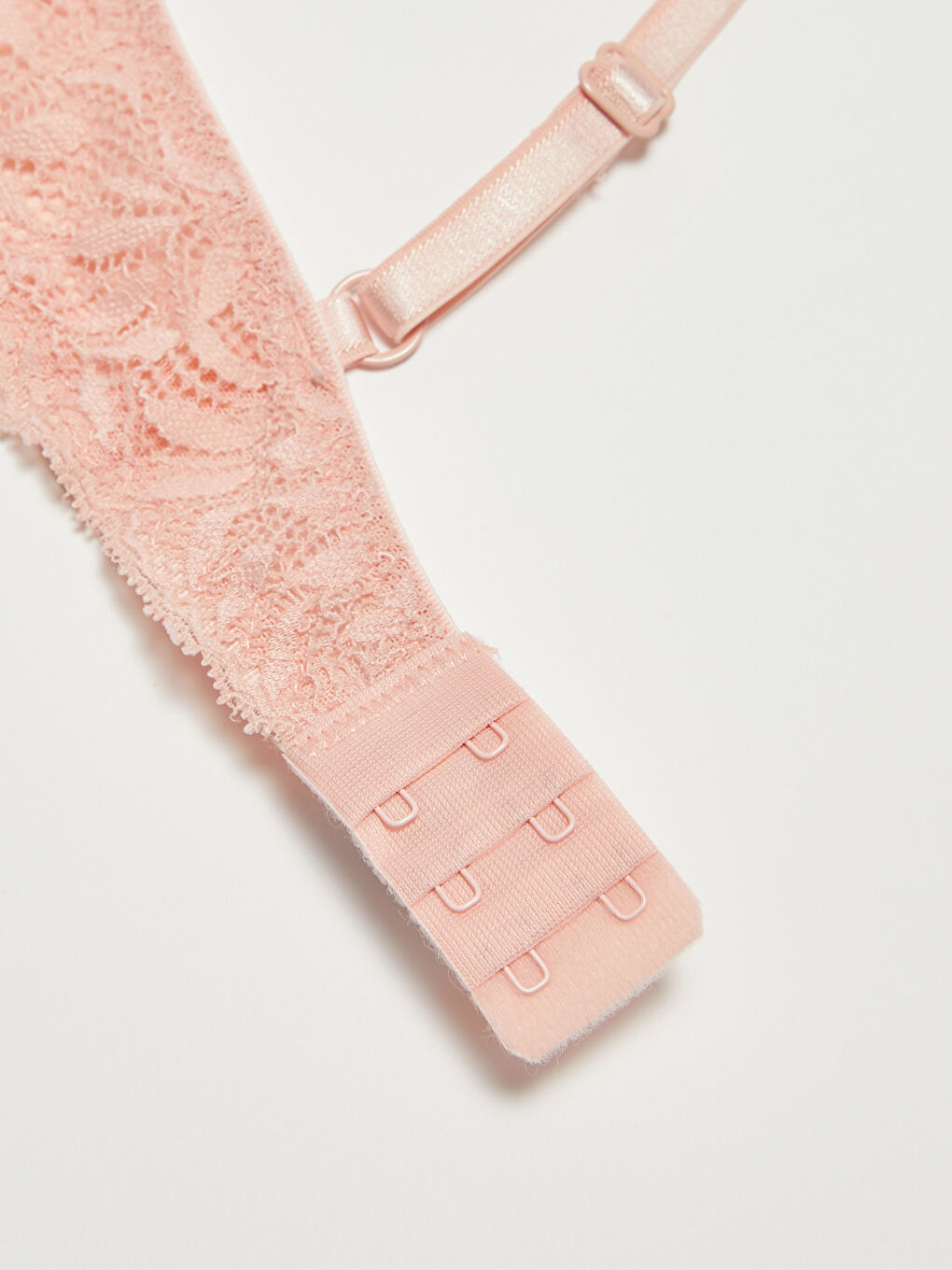 Underwire Lace Detailed Padded Bra-3