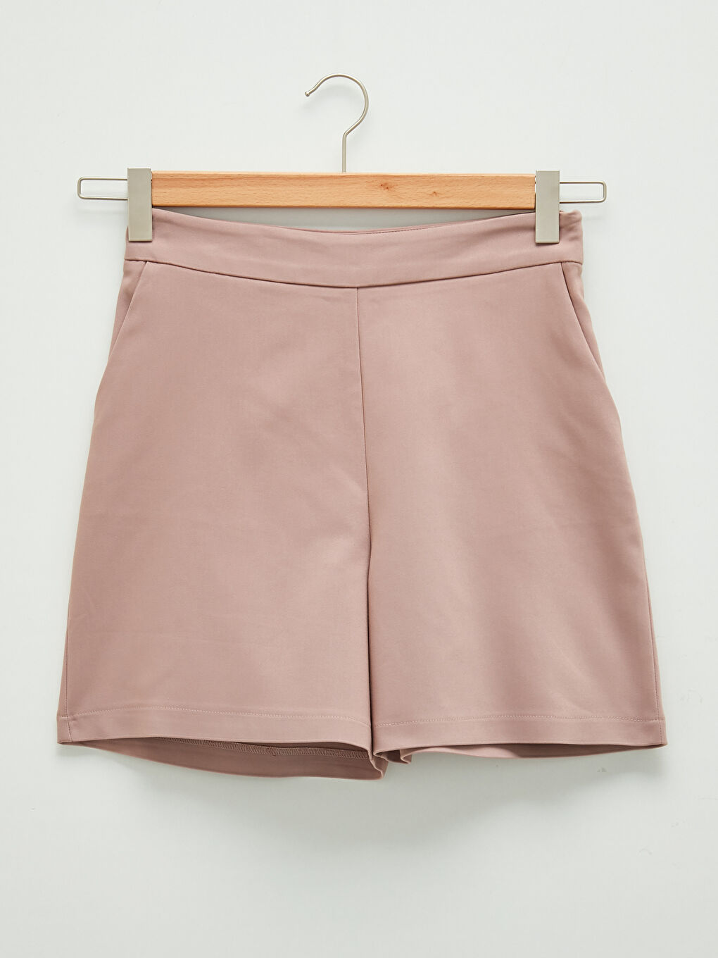 Pembe Beli Lastikli Düz Cep Detaylı Kadın Bermuda Şort-5