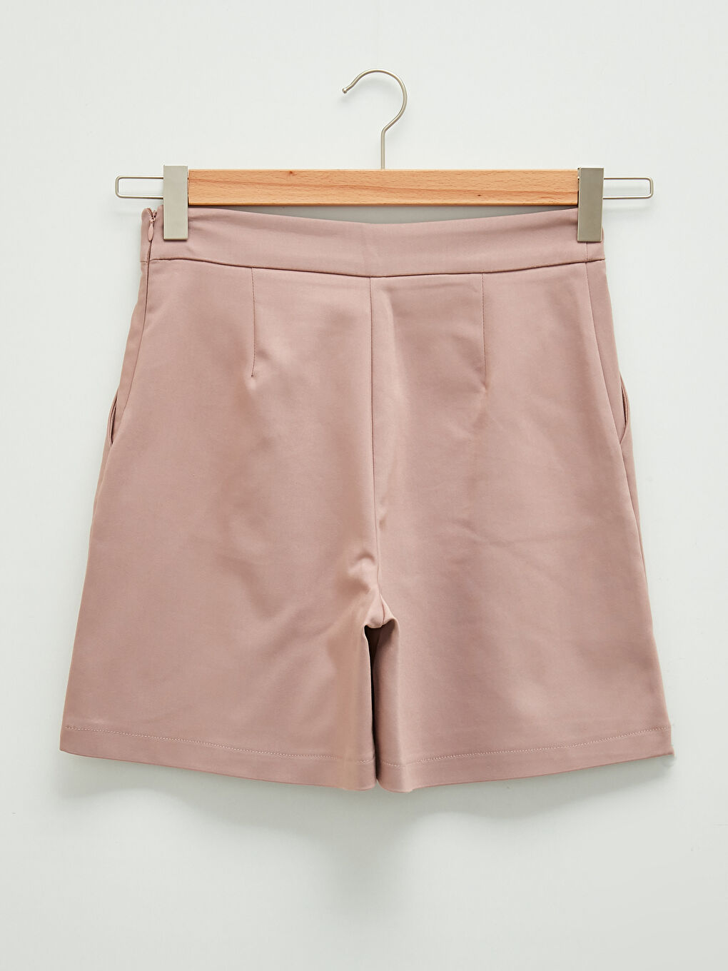 Pembe Beli Lastikli Düz Cep Detaylı Kadın Bermuda Şort-6
