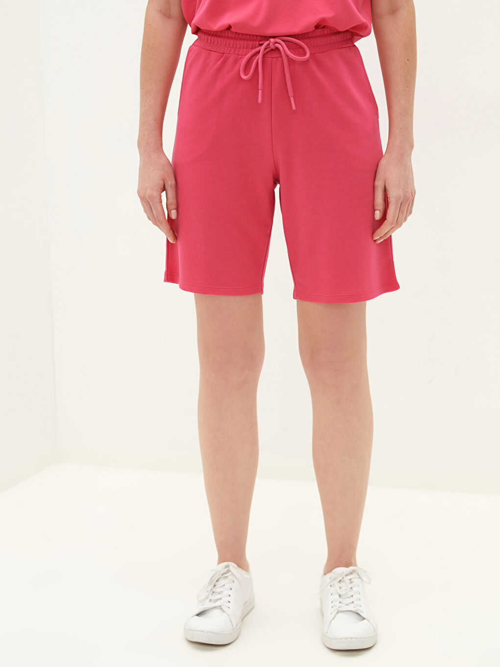 Fuşya Beli Lastikli Cep Detaylı Kadın Şort-2
