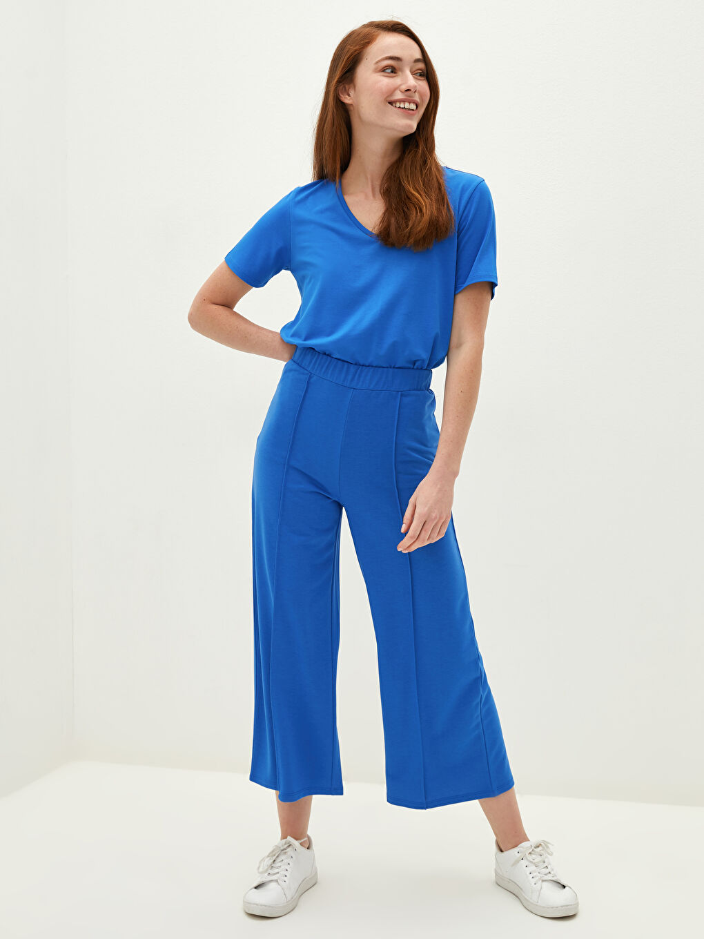 Woman BLUE Capri Trousers