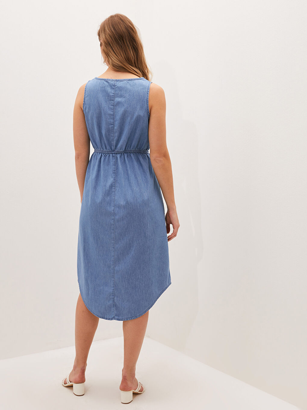 Bej Bisiklet Yaka Kolsuz Düz Beli Bağlama Detaylı Kadın Jean Elbise-6