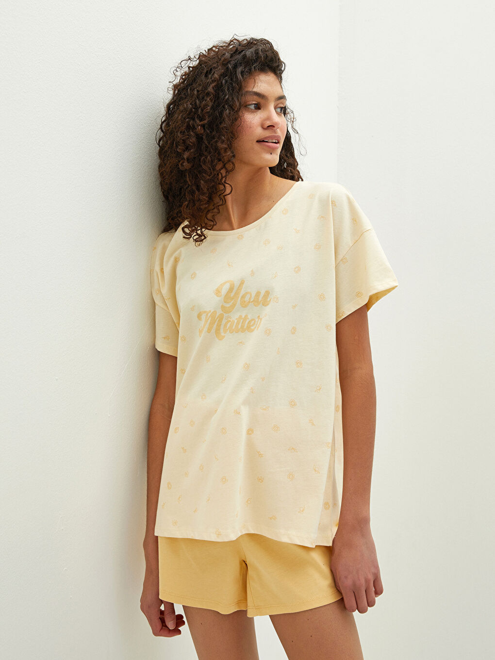 Sarı Bisiklet Yaka Doğal Boya İle Boyanmış Pamuklu Kadın Şortlu Pijama Takımı