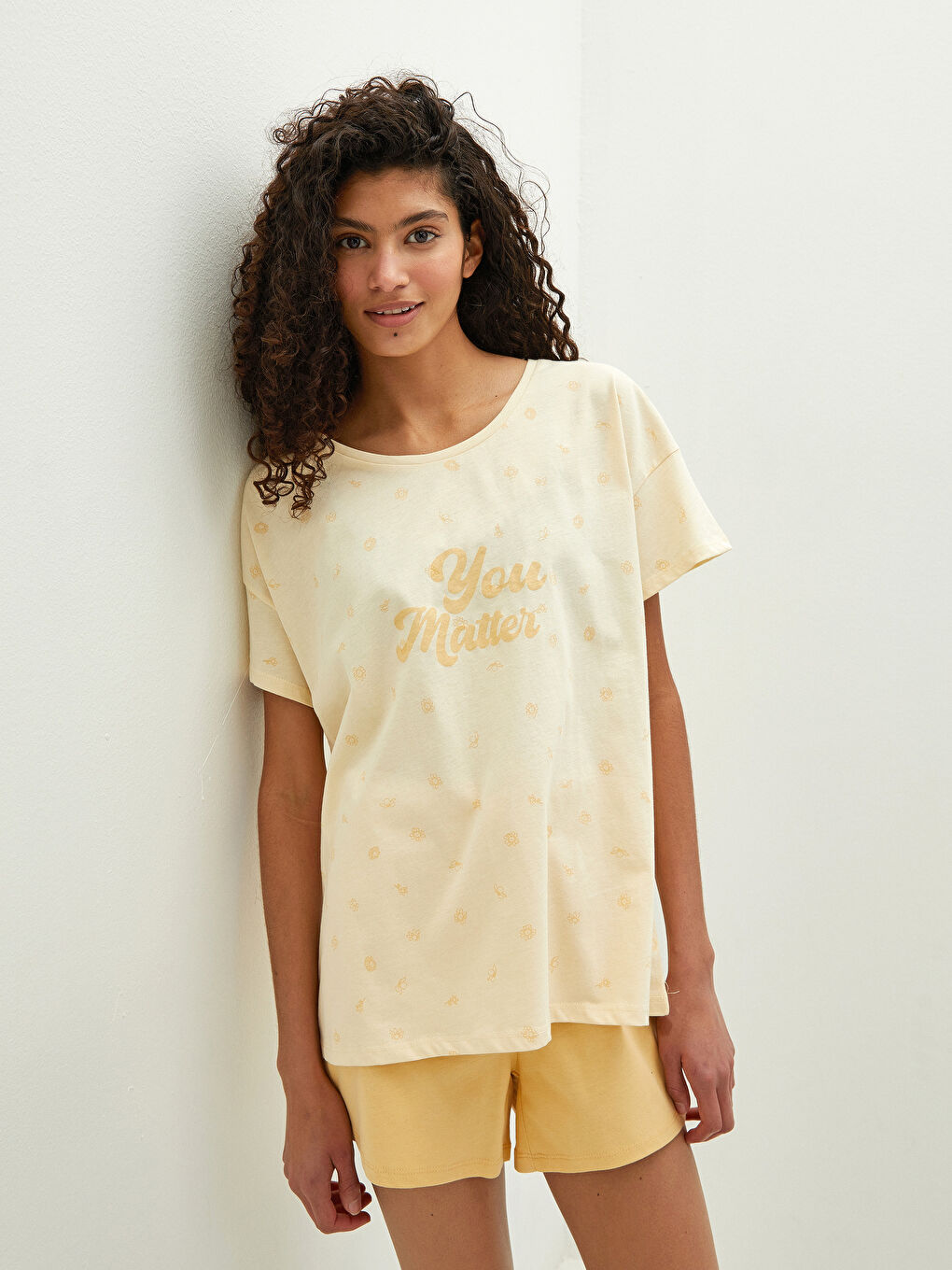 Sarı Bisiklet Yaka Doğal Boya İle Boyanmış Pamuklu Kadın Şortlu Pijama Takımı-1